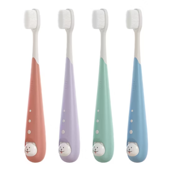Bàn chải đánh răng trẻ em với lông mềm mại và mảnh mai