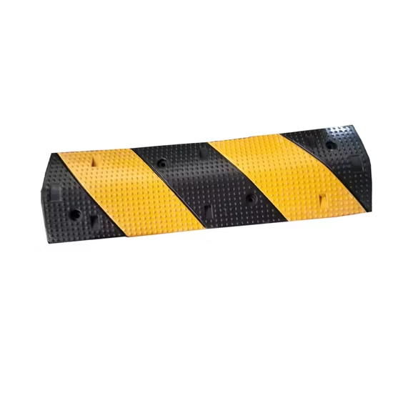 Gờ giảm tốc bằng nhựa PVC và cao su chất lượng cao